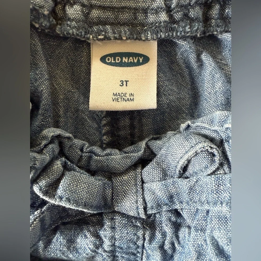 Old Navy Toddler Chambray Shorts – Size 3T